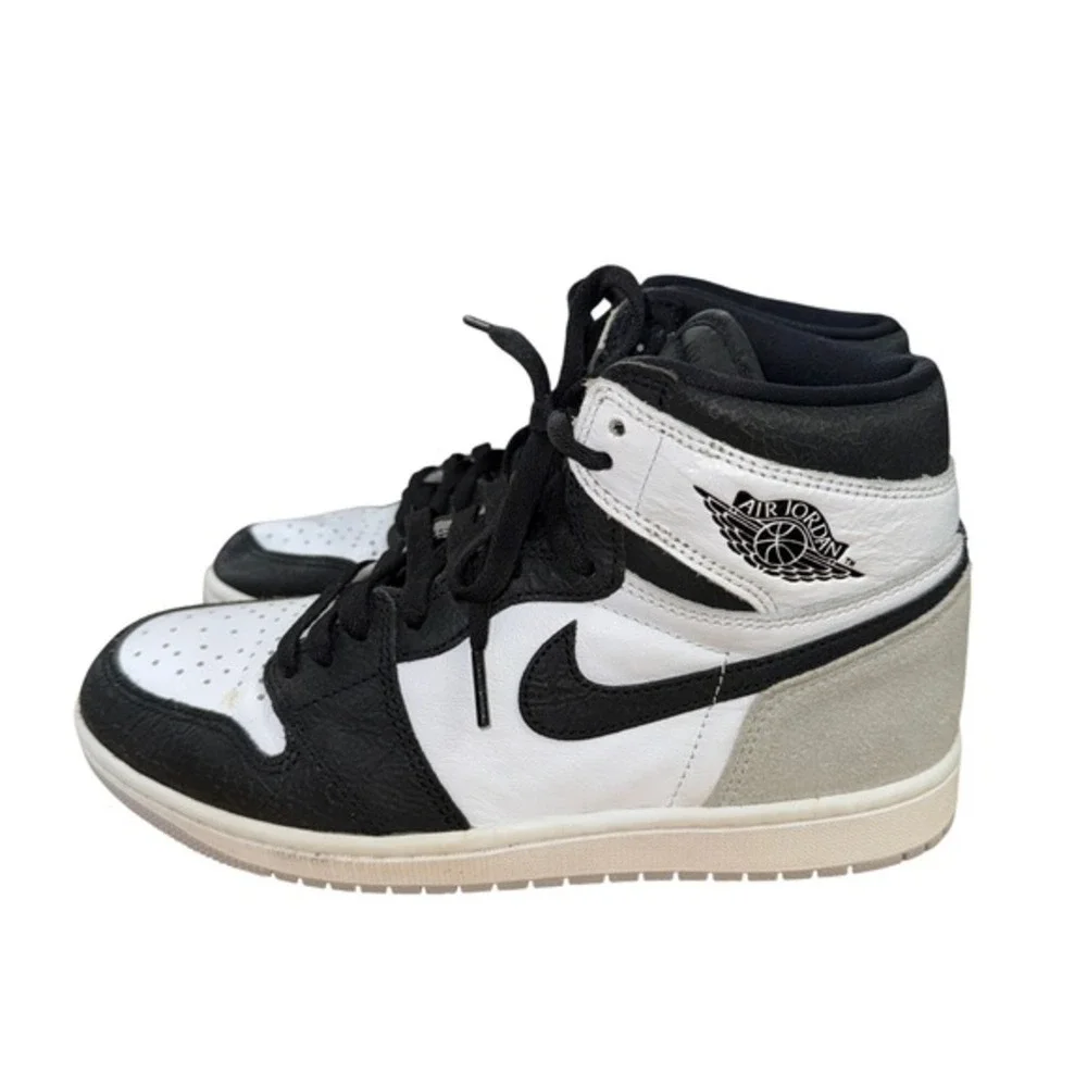 Nike Jordan 1 Retro High‎ OG Mens 7.5 Pre-Owned White/Black Shoes 555088-108